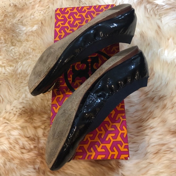 Tory Burch Navy Patent Leather Caroline flat 🥿 - Picture 2 of 6